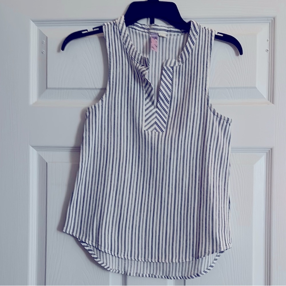 Alya Black and White Sleeveless Mandarin Collar Blouse
